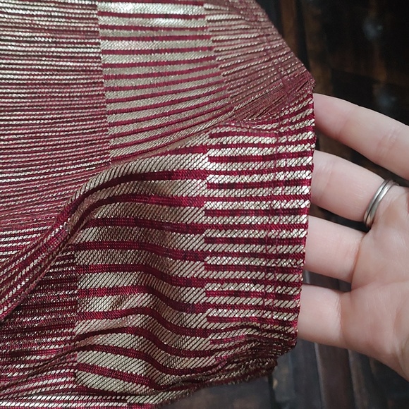 Espresso gold and burgundy extra large sleeveless top - Picture 5 of 6